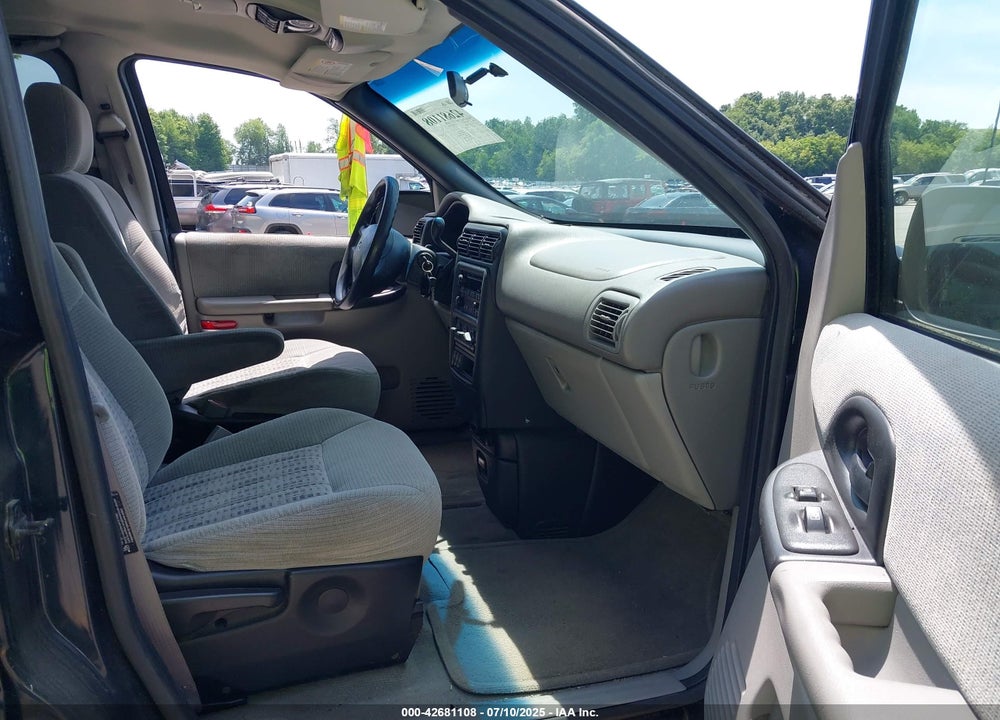 2002 CHEVROLET VENTURE LS VIN: 1GNDU03E52D292888