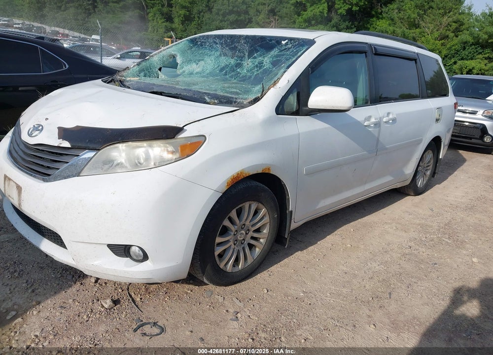 2011 TOYOTA SIENNA XLE V6 VIN: 5TDYK3DC1BS026108