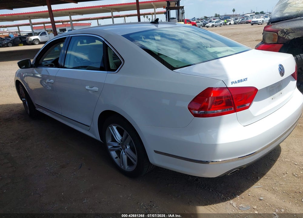 2015 VOLKSWAGEN PASSAT VIN: 1VWCV7A35FC003139