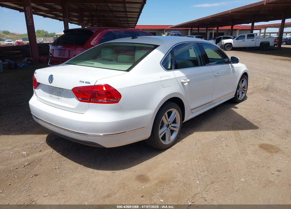 2015 VOLKSWAGEN PASSAT VIN: 1VWCV7A35FC003139