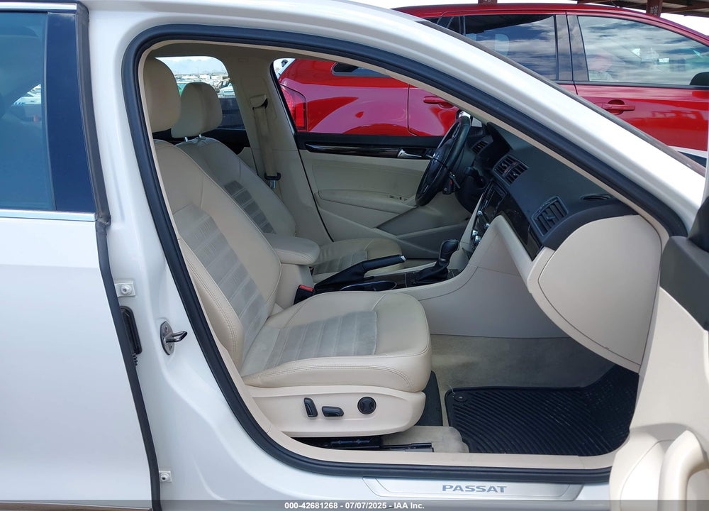 2015 VOLKSWAGEN PASSAT VIN: 1VWCV7A35FC003139