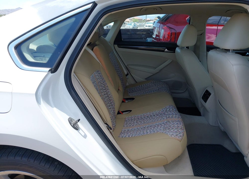 2015 VOLKSWAGEN PASSAT VIN: 1VWCV7A35FC003139
