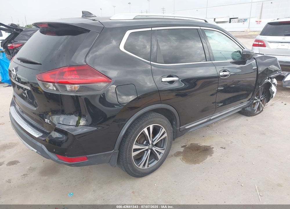 2018 NISSAN ROGUE VIN: 5N1AT2MTXJC760301