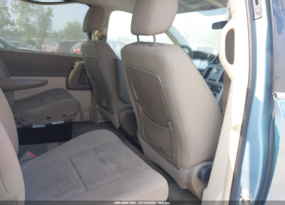 2010 CHRYSLER TOWN & COUNTRY VIN: 2A4RR4DE7AR167774