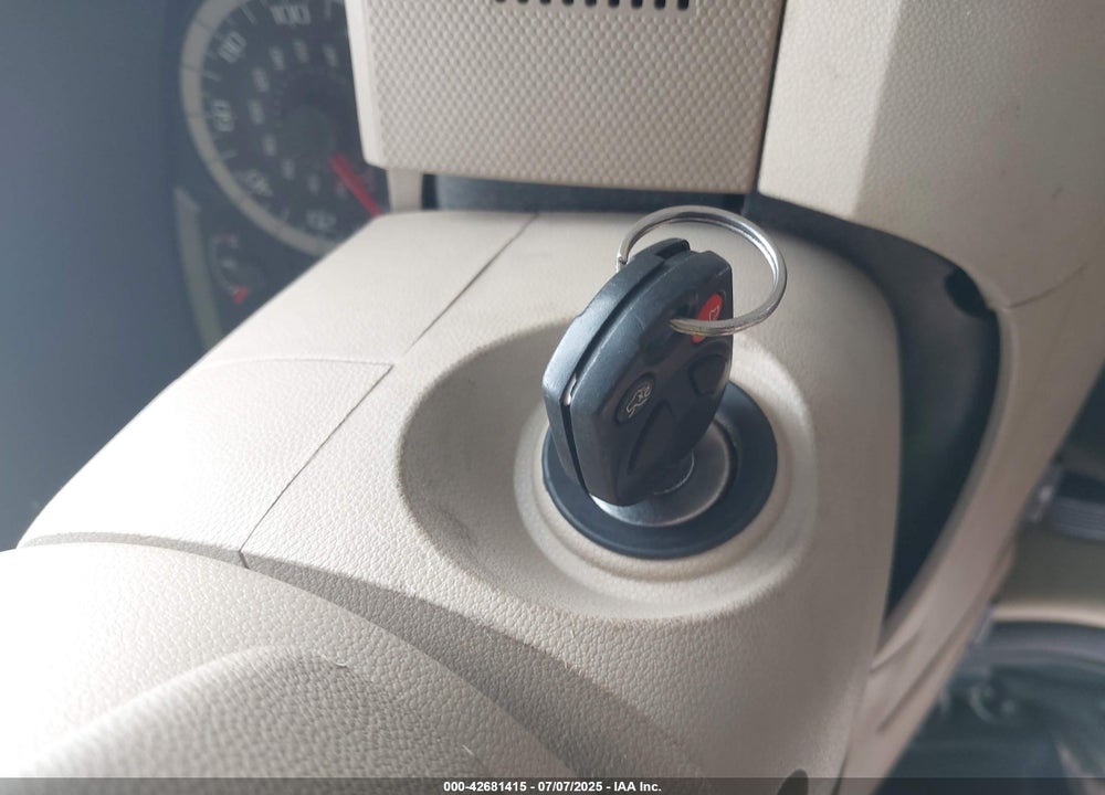 2011 FORD ESCAPE VIN: 1FMLU9DG6BKB43521