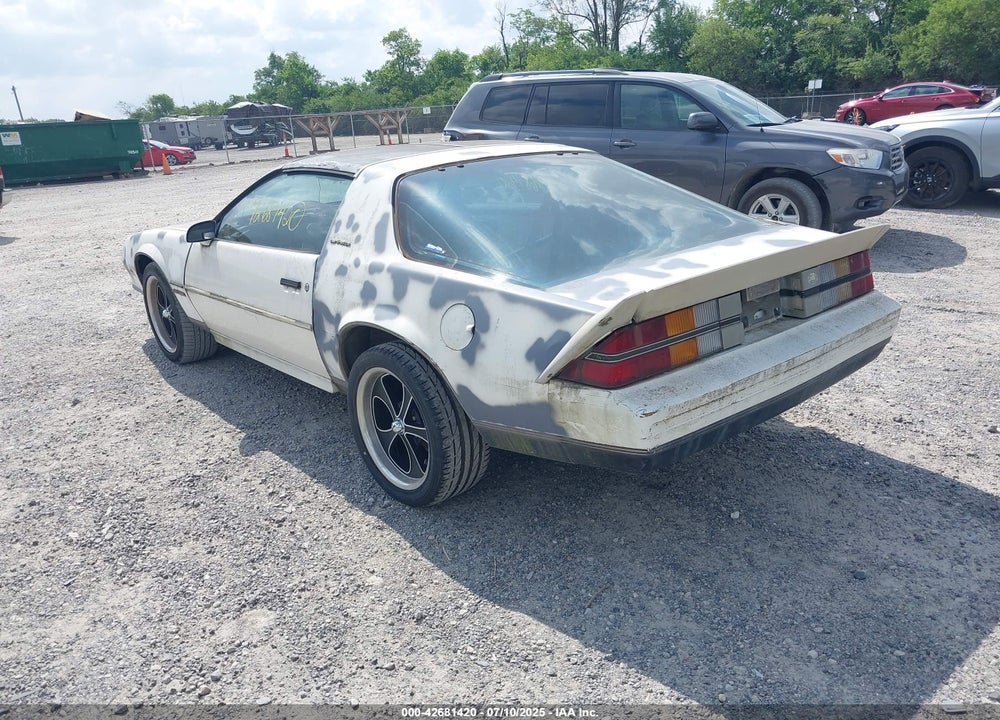 1983 CHEVROLET CAMARO BERLINETTA VIN: 1G1AS87H7DL165002