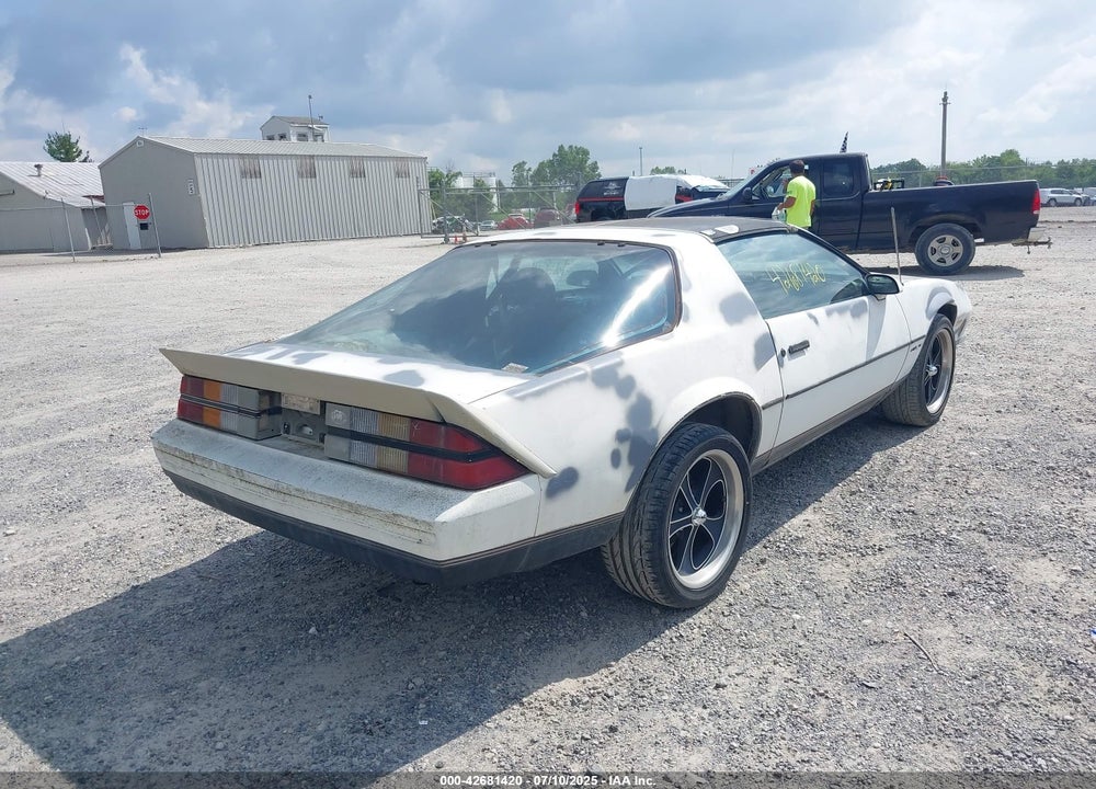 1983 CHEVROLET CAMARO BERLINETTA VIN: 1G1AS87H7DL165002