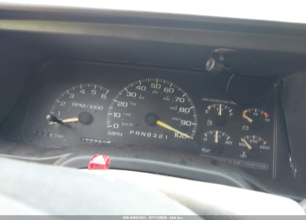 1999 GMC SUBURBAN 2500 SL VIN: 3GKGK26J4XG530681