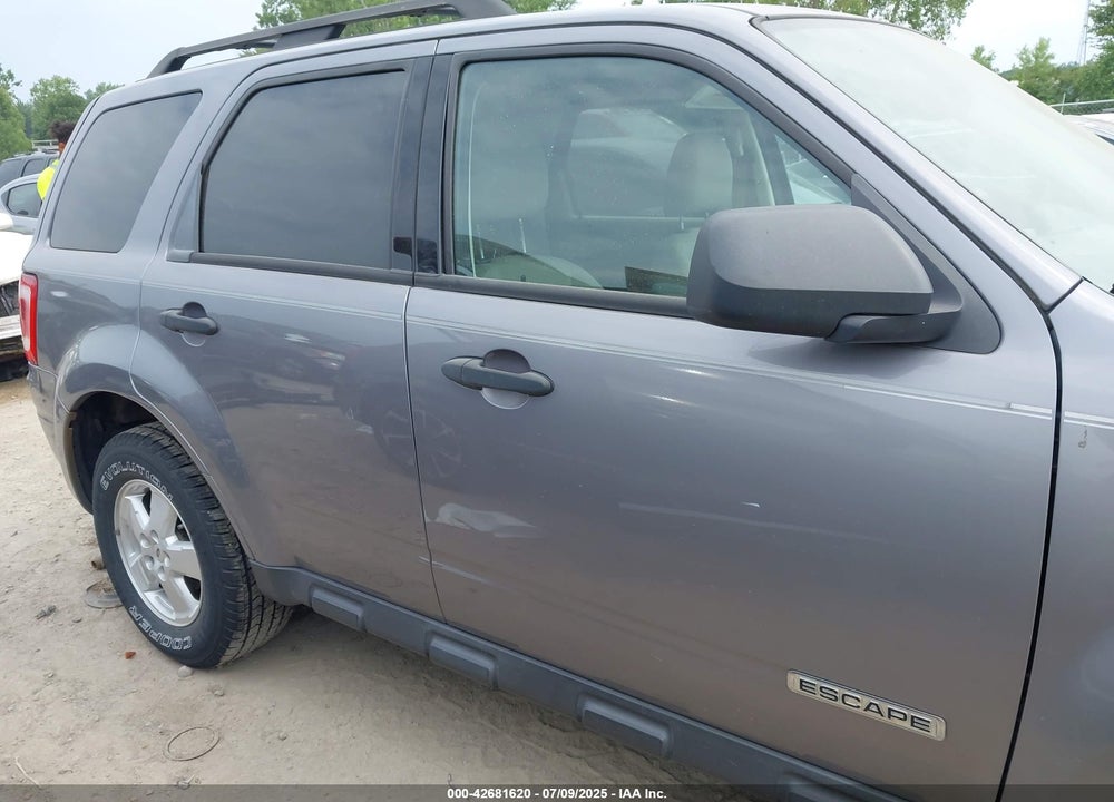 2008 FORD ESCAPE VIN: 1FMCU931X8KB99581