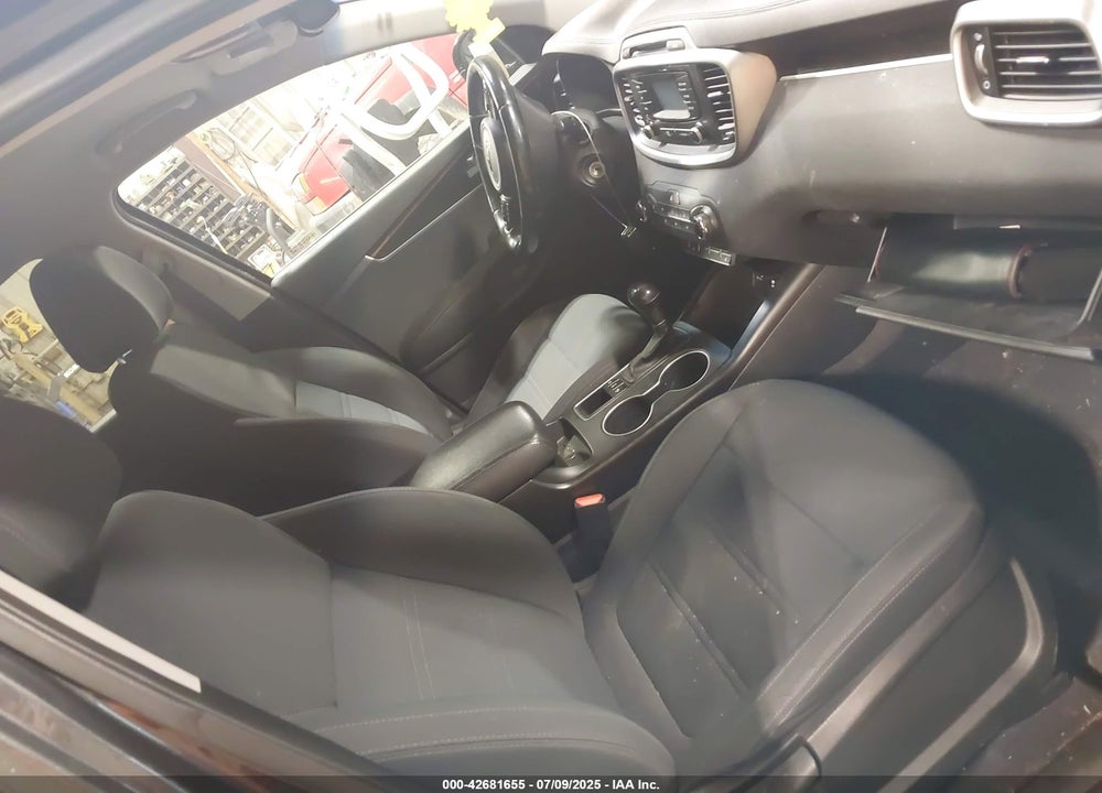 2016 KIA SORENTO VIN: 5XYPGDA31GG062554