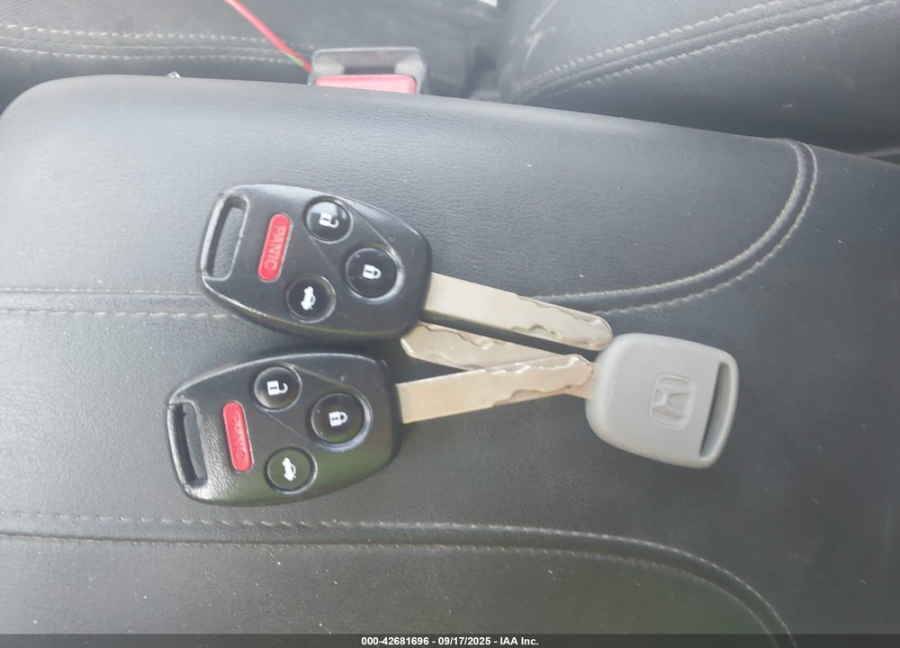 2012 HONDA CIVIC VIN: 2HGFB2F58CH008674