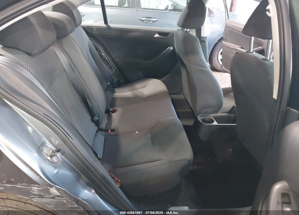 2011 VOLKSWAGEN JETTA VIN: 3VW2K7AJ9BM398924