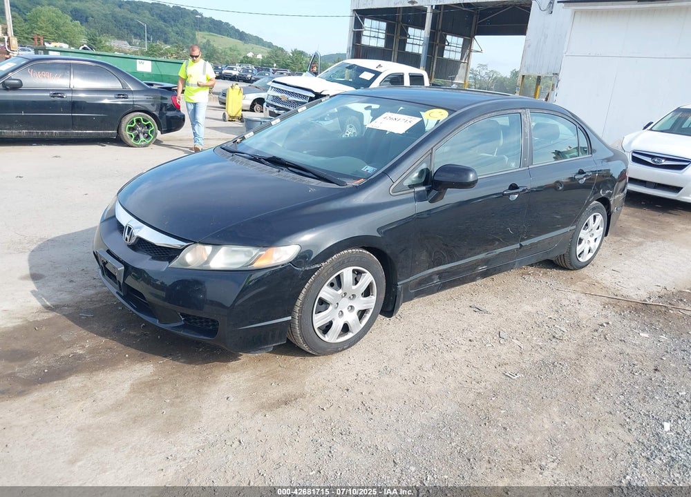 2010 HONDA CIVIC VIN: 2HGFA1F52AH588675
