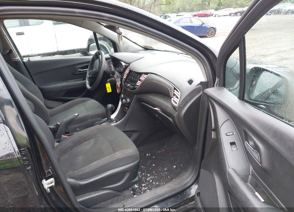 2019 CHEVROLET TRAX VIN: 3GNCJKSB5KL234670