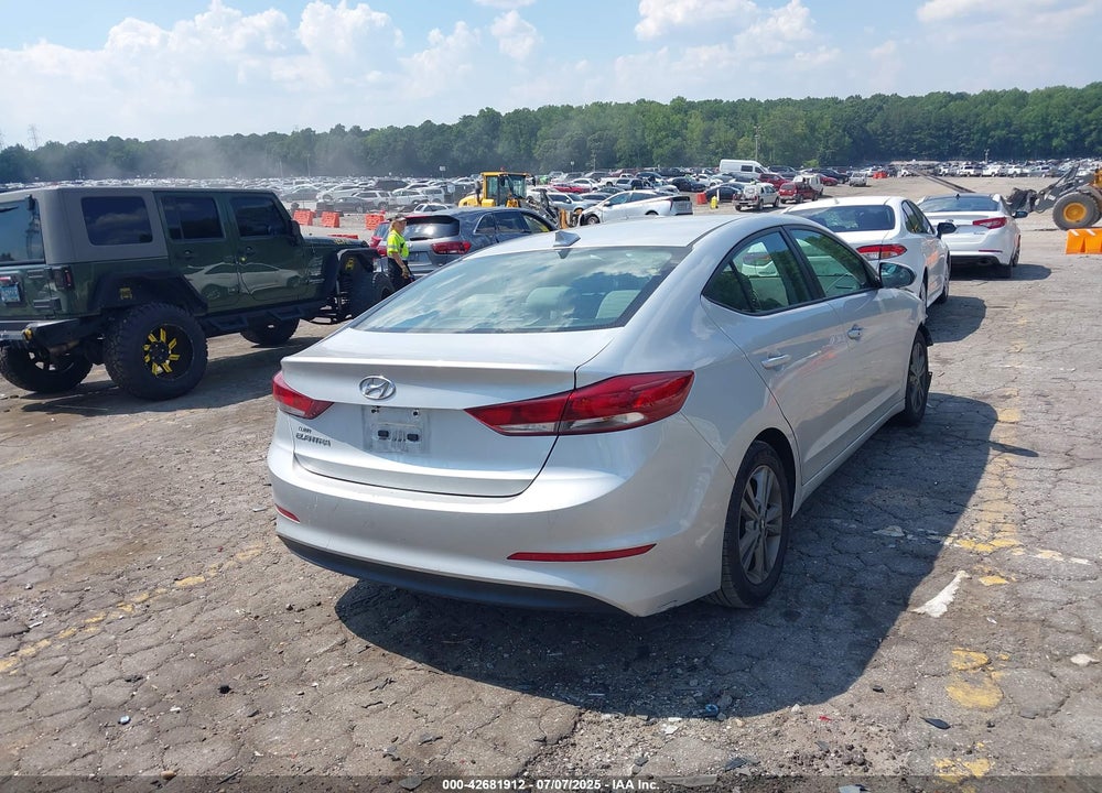 2018 HYUNDAI ELANTRA VIN: 5NPD84LFXJH391549