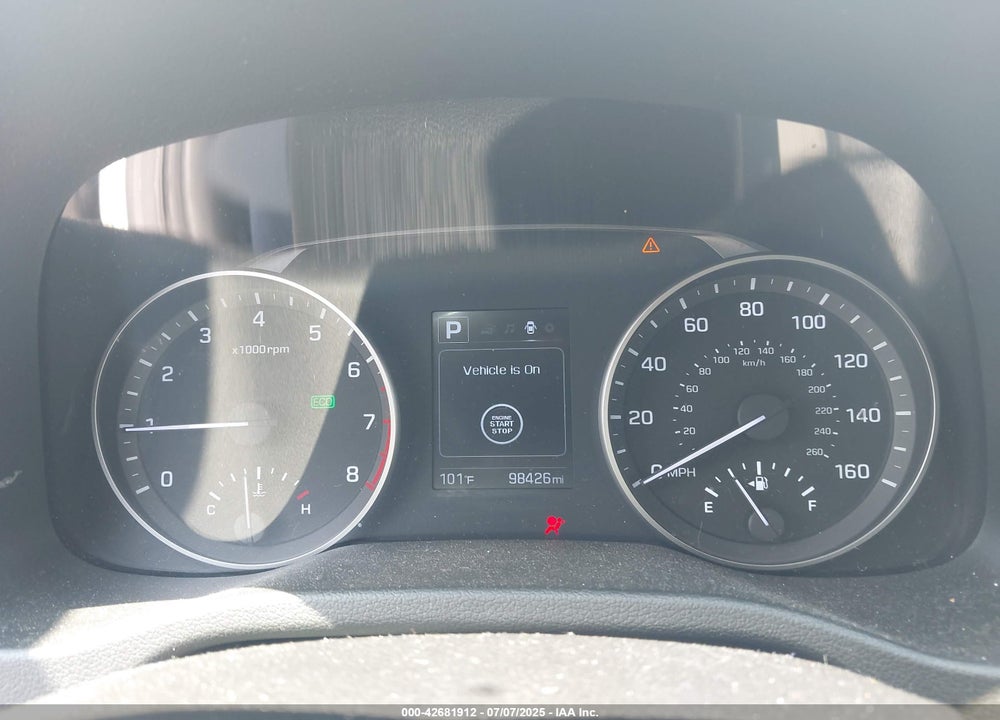 2018 HYUNDAI ELANTRA VIN: 5NPD84LFXJH391549