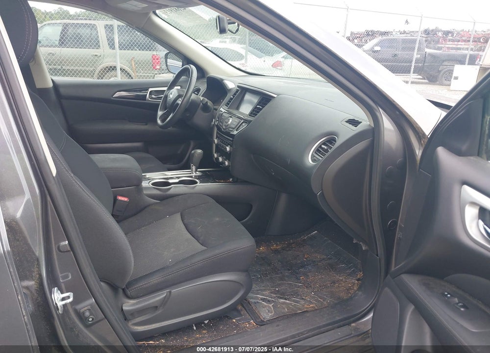 2017 NISSAN PATHFINDER VIN: 5N1DR2MN3HC626236