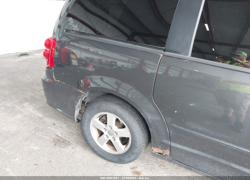 2012 DODGE GRAND CARAVAN VIN: 2C4RDGCG7CR242212