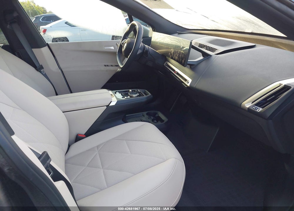 2025 BMW IX XDRIVE50 VIN: WB523CF00SCU41021
