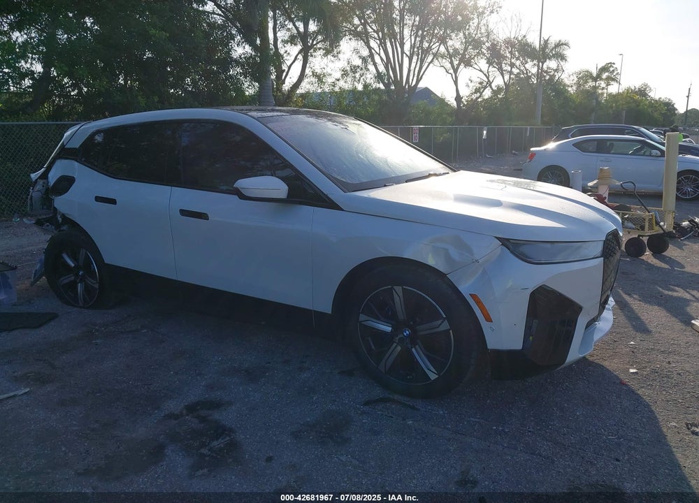 2025 BMW IX XDRIVE50 VIN: WB523CF00SCU41021