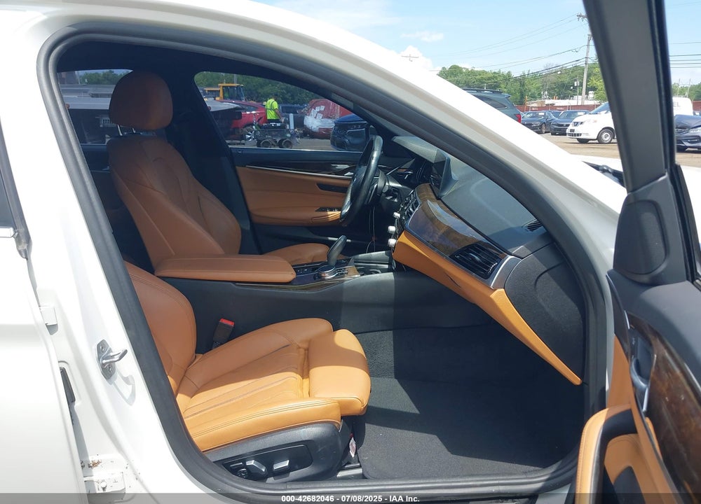 2018 BMW 5 SERIES VIN: WBAJE7C57JWC55135