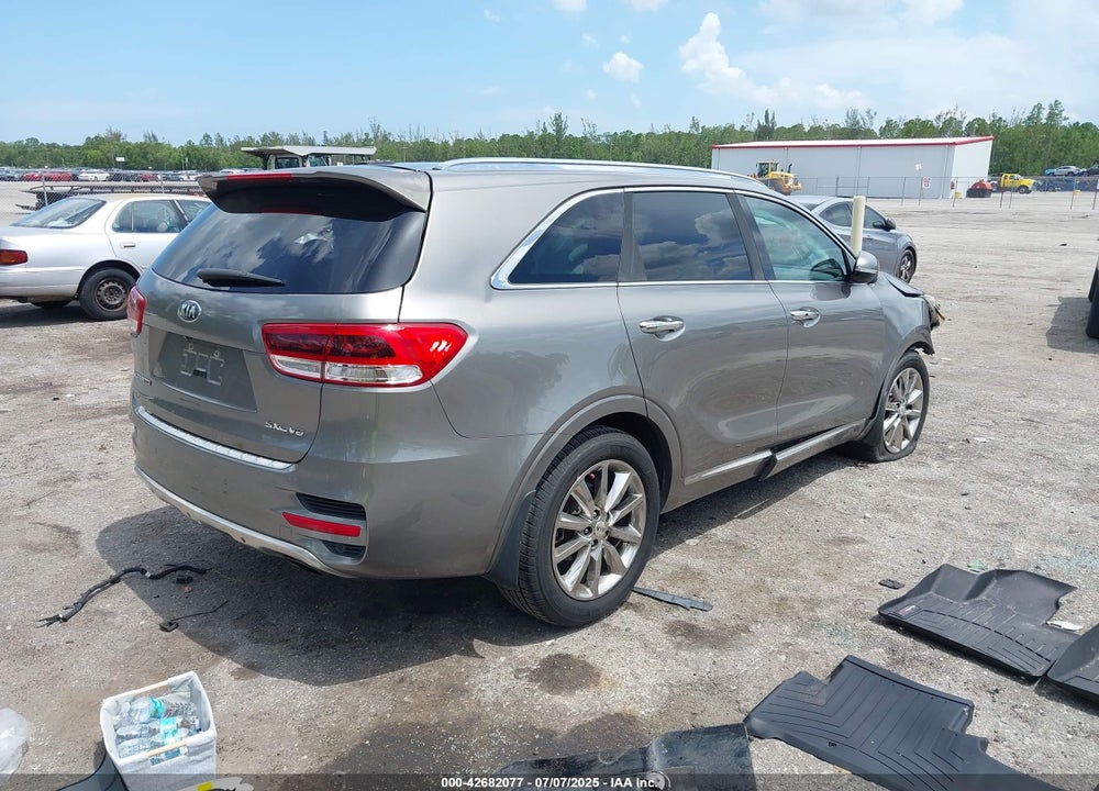 2016 KIA SORENTO VIN: 5XYPK4A58GG126573