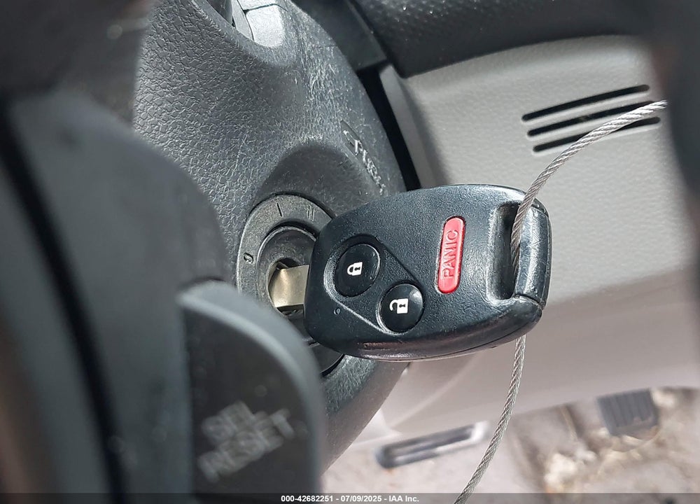 2013 HONDA INSIGHT VIN: JHMZE2H70DS003737