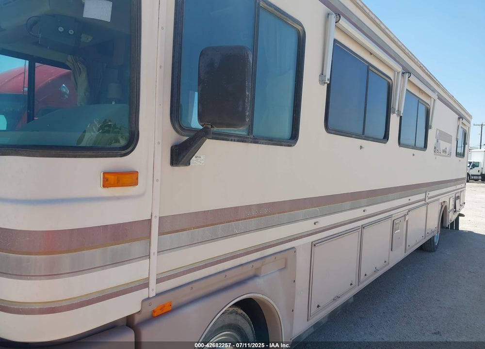 1994 OSHKOSH MOTOR TRUCK CO. CHASSIS X LINE VIN: 4CDR6ER21R2304445