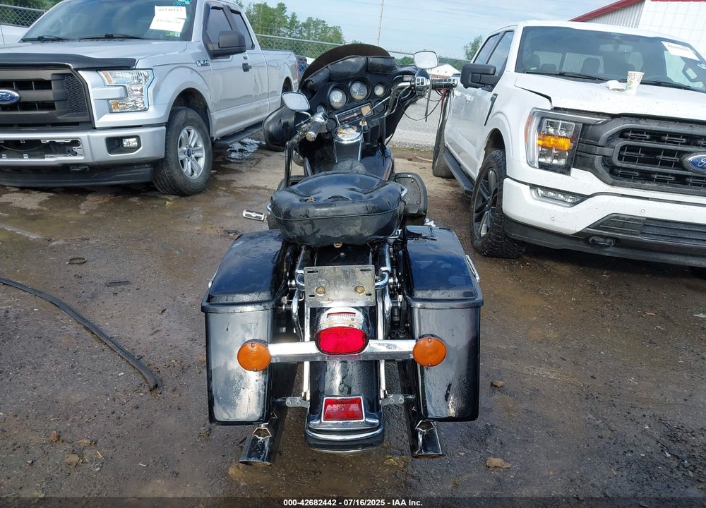 2002 HARLEY-DAVIDSON FLHT VIN: 1HD1DDV132Y656570
