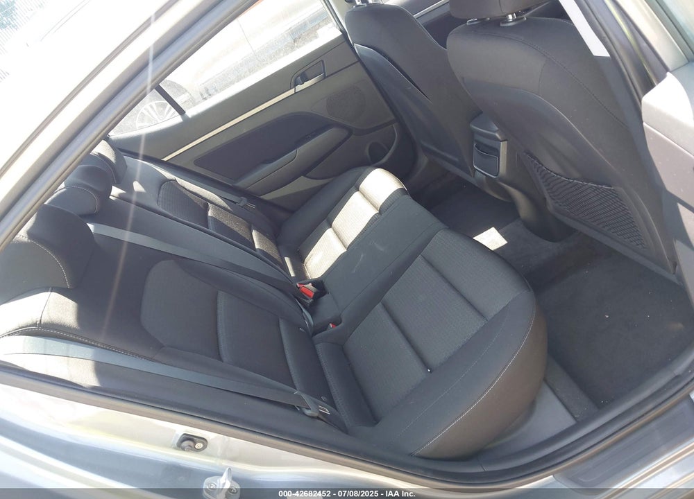 2018 HYUNDAI ELANTRA VIN: KMHD84LF9JU567203