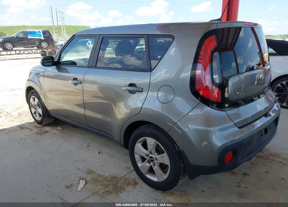 2018 KIA SOUL VIN: KNDJN2A28J7621836