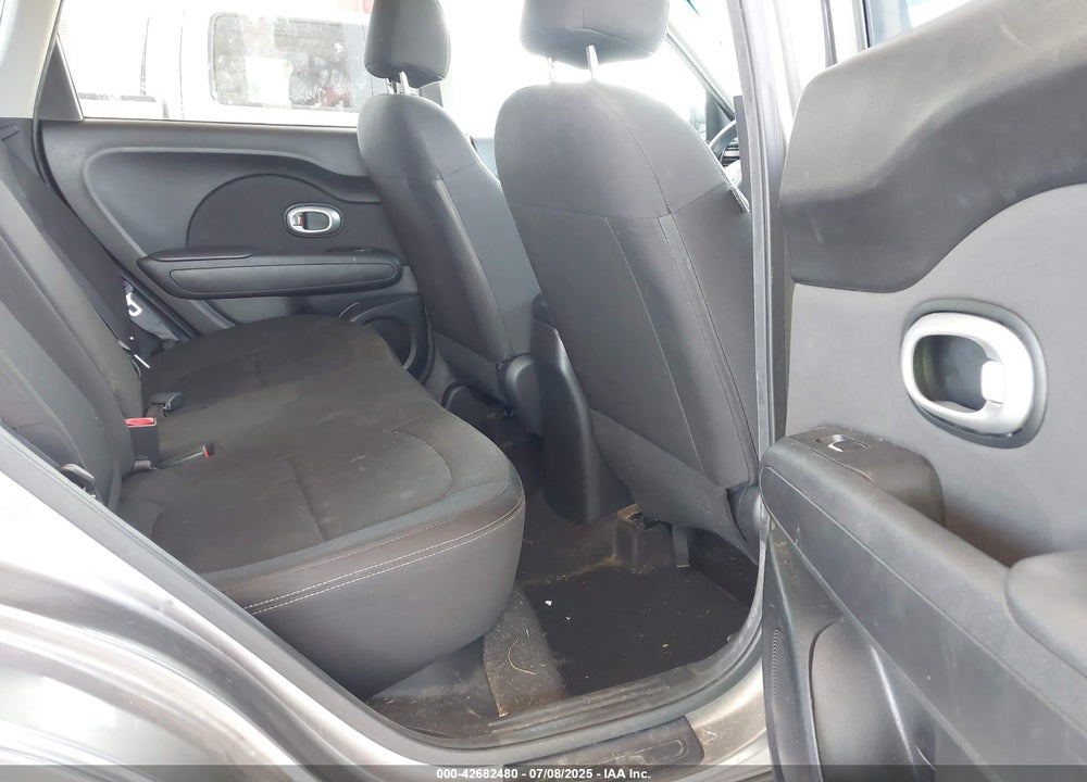 2018 KIA SOUL VIN: KNDJN2A28J7621836