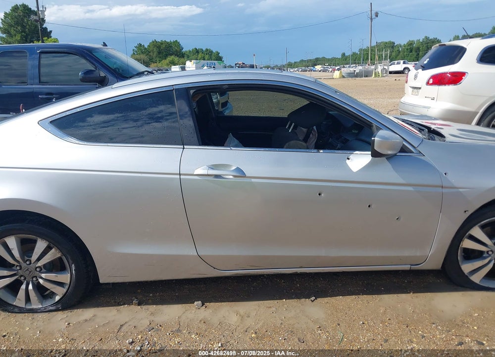 2010 HONDA ACCORD 2.4 EX VIN: 1HGCS1B73AA015645