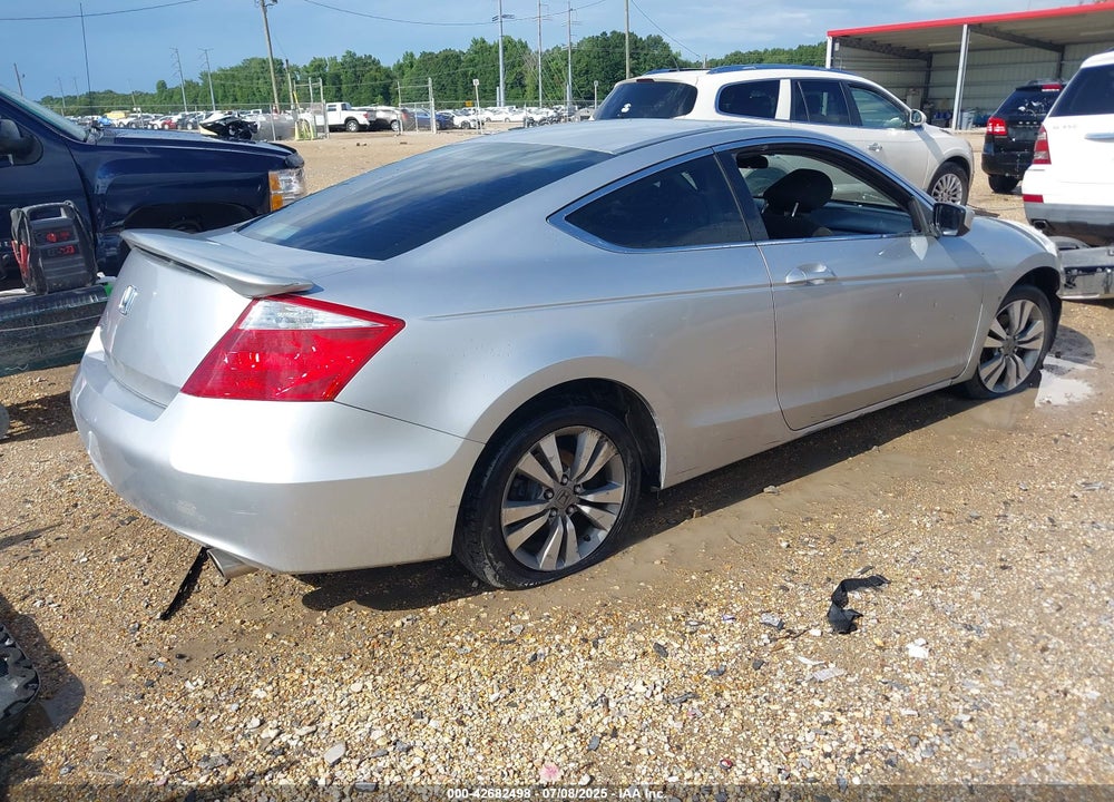 2010 HONDA ACCORD 2.4 EX VIN: 1HGCS1B73AA015645