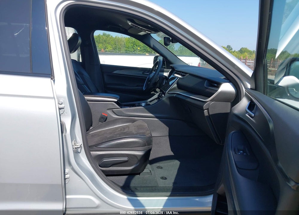 2023 JEEP GRAND CHEROKEE L VIN: 1C4RJKAG9P8865637