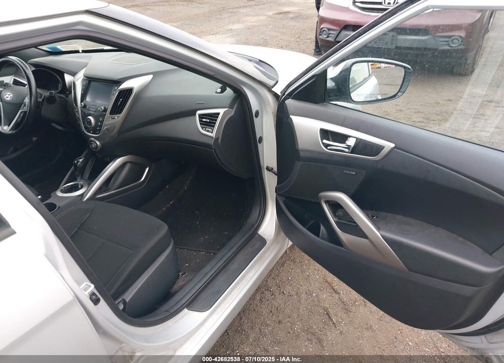2017 HYUNDAI VELOSTER VIN: KMHTC6AD6HU322778