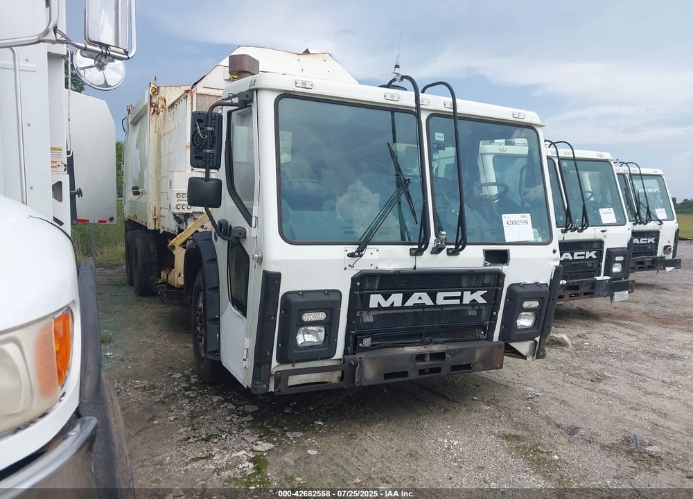 2016 MACK 600 LR600 VIN: 1M2LR04C8GM001063