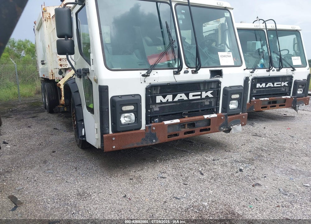2016 MACK 600 LR600 VIN: 1M2LR04C4GM001058