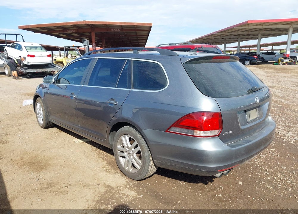 2014 VOLKSWAGEN JETTA VIN: 3VWPL7AJ8EM600921