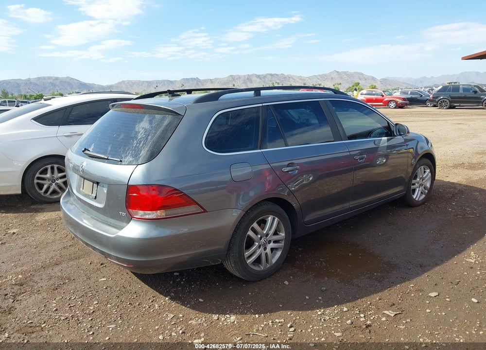 2014 VOLKSWAGEN JETTA VIN: 3VWPL7AJ8EM600921