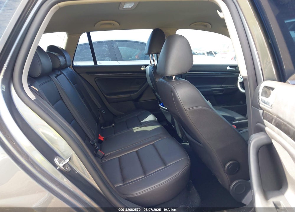 2014 VOLKSWAGEN JETTA VIN: 3VWPL7AJ8EM600921