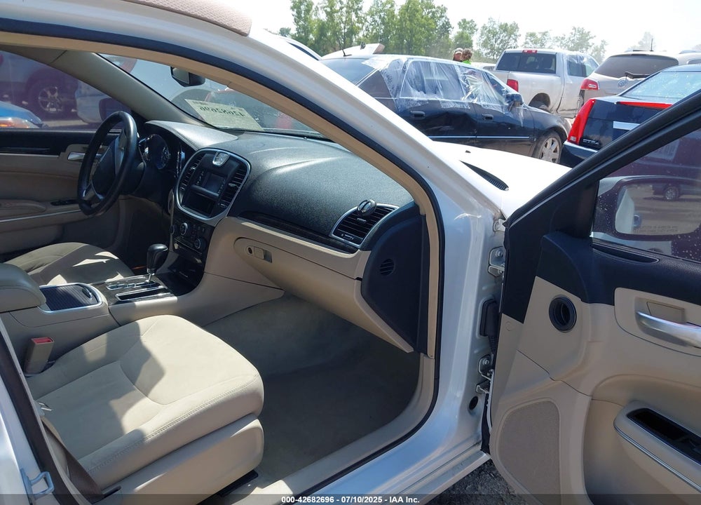 2012 CHRYSLER 300 VIN: 2C3CCAAG6CH105264