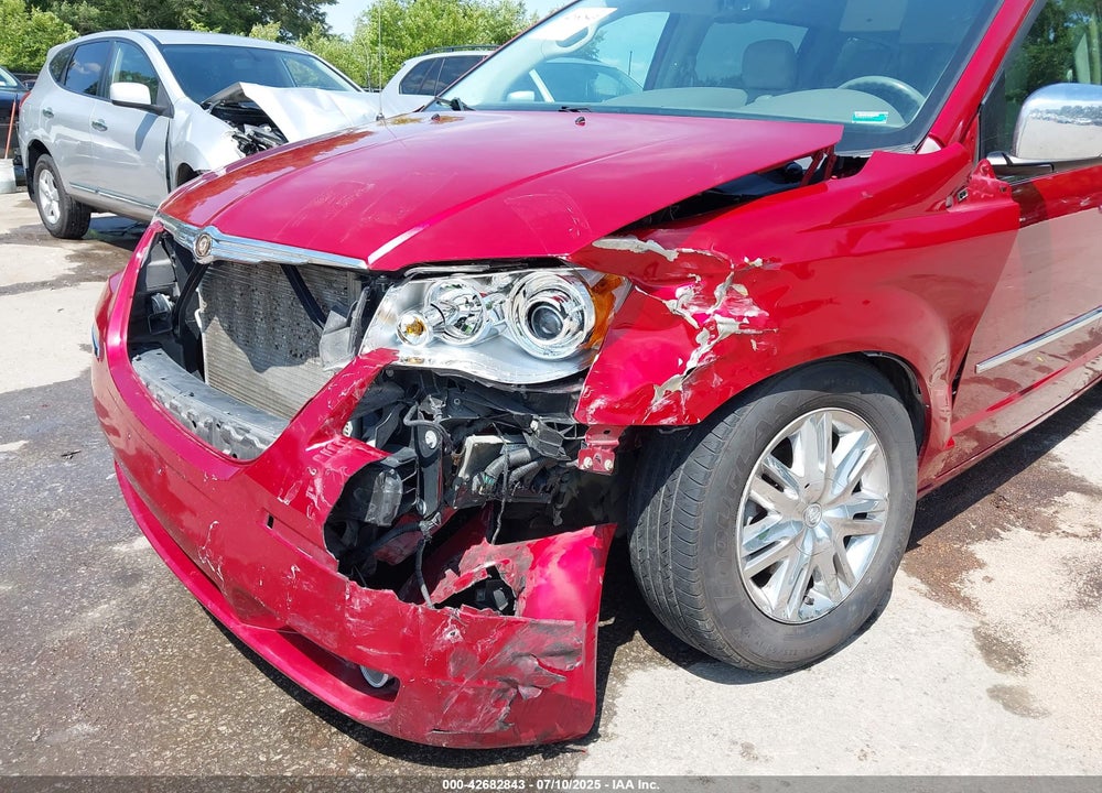 2008 CHRYSLER TOWN & COUNTRY LIMITED VIN: 2A8HR64X98R106041