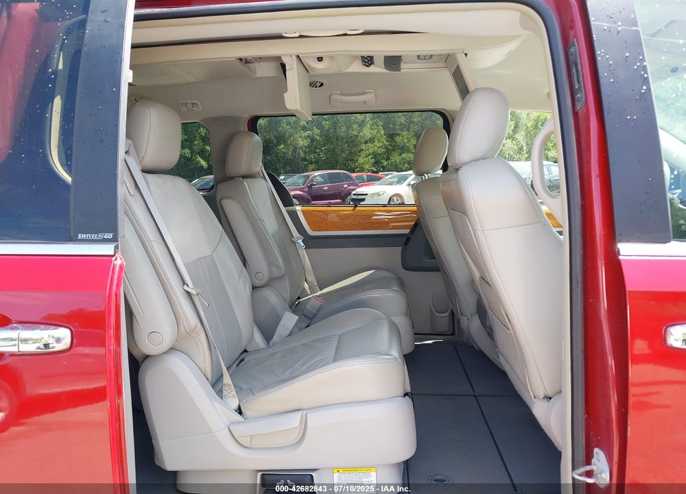 2008 CHRYSLER TOWN & COUNTRY LIMITED VIN: 2A8HR64X98R106041