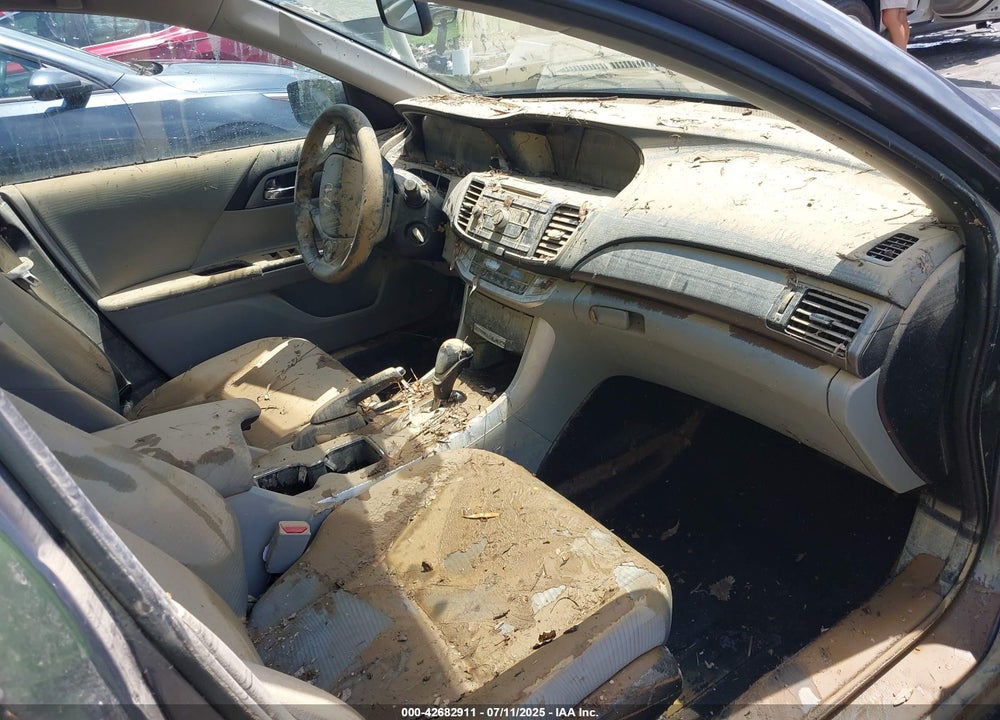 2015 HONDA ACCORD VIN: 1HGCR2F31FA085502