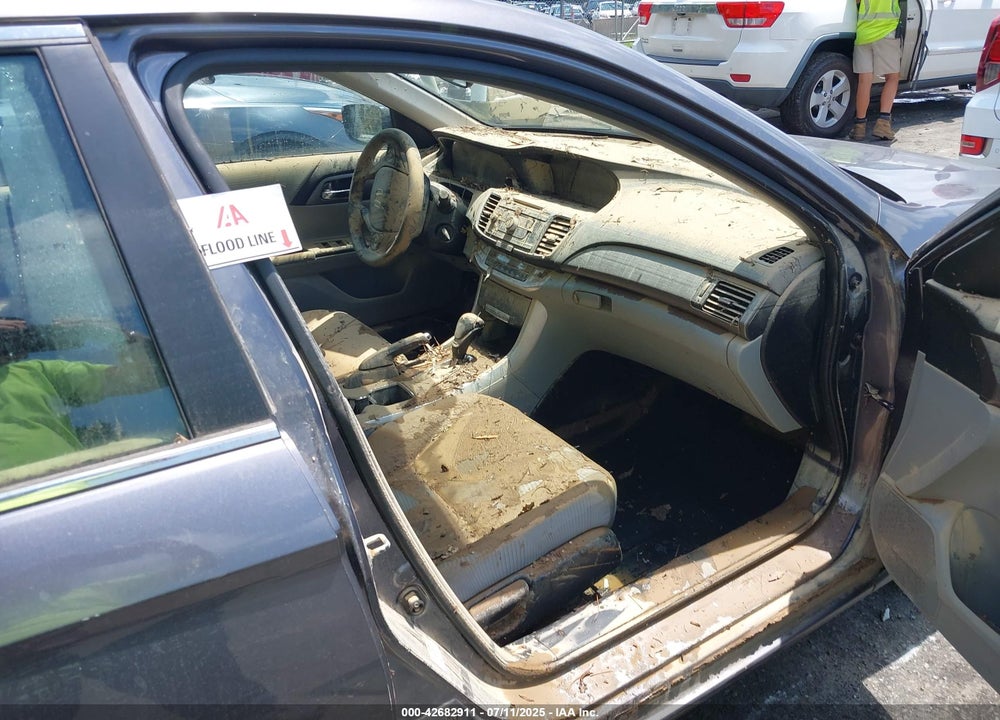 2015 HONDA ACCORD VIN: 1HGCR2F31FA085502