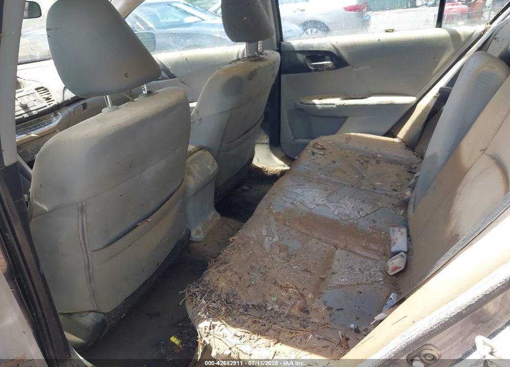 2015 HONDA ACCORD VIN: 1HGCR2F31FA085502
