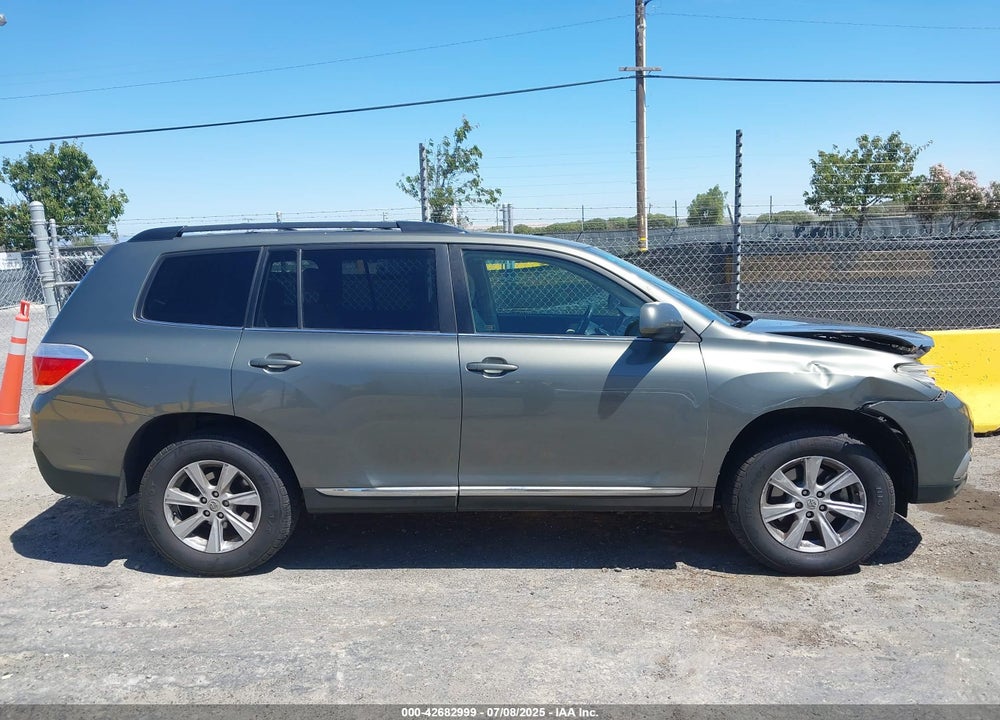 2011 TOYOTA HIGHLANDER VIN: 5TDBK3EH6BS085056