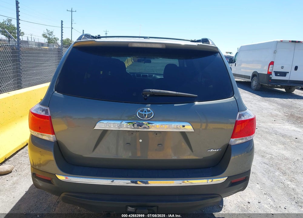 2011 TOYOTA HIGHLANDER VIN: 5TDBK3EH6BS085056