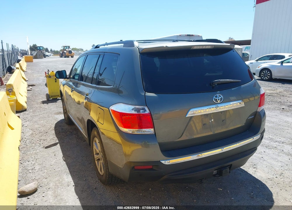 2011 TOYOTA HIGHLANDER VIN: 5TDBK3EH6BS085056